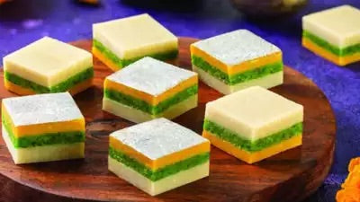 Tirangi Barfi, Original from Ram Bhandar (Varanasi) - Celebrate India in Every Bite | GI Tagged Most Famous Sweet from Benaras