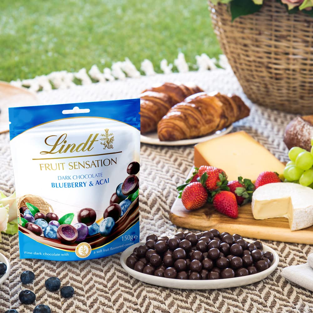 Lindt Chocolate Sensation Fruit Blueberry & Acai 150g – import from UK