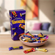 Cadbury Favourites Chocolate Box – Sharing Pack 265g Imported
